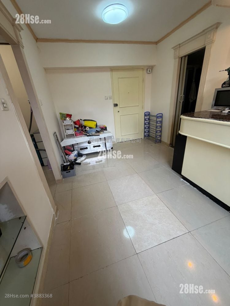 Hang Tung Building Rental 2 Bedrooms , 1 Bathroom 380 ft²