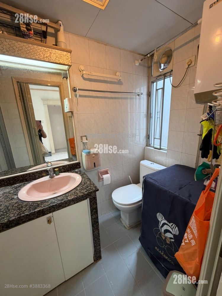 Hang Tung Building Rental 2 Bedrooms , 1 Bathroom 380 ft²