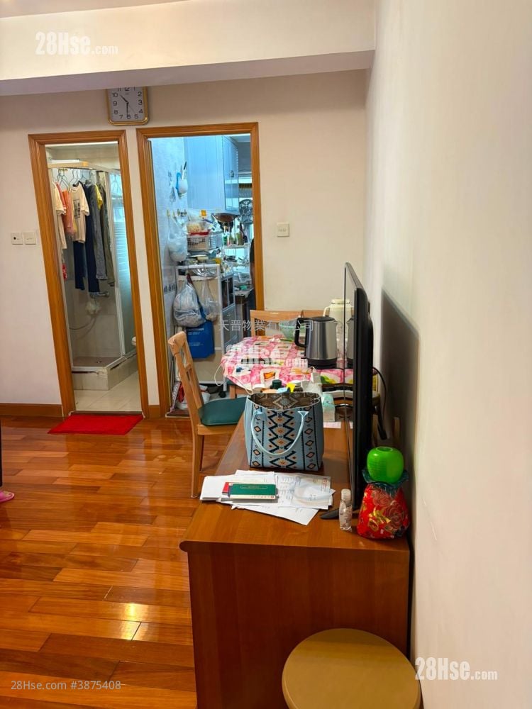 Loong King Mansion Sell 2 Bedrooms , 1 Bathroom 357 ft²