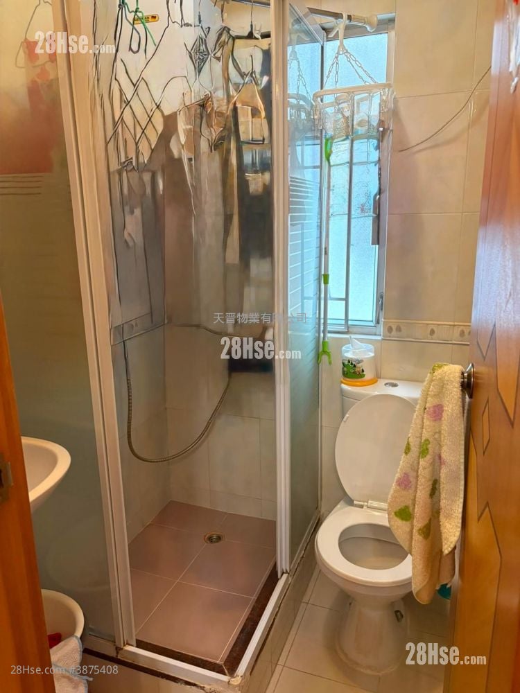 Loong King Mansion Sell 2 Bedrooms , 1 Bathroom 357 ft²
