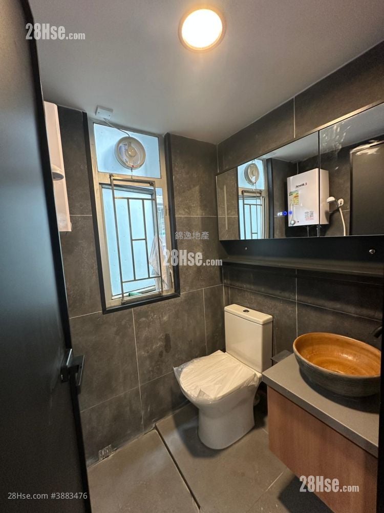 King Moon Heights Sell 2 Bedrooms , 1 Bathroom 309 ft²