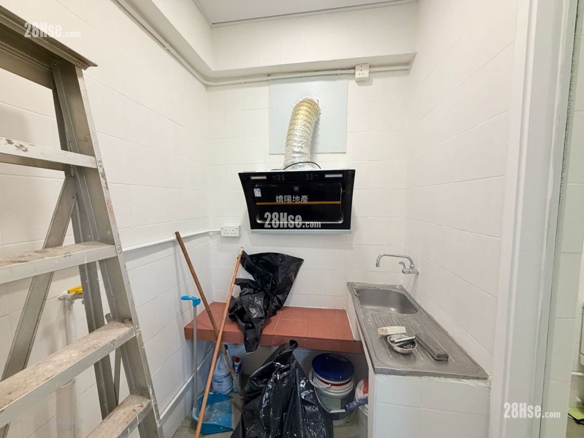 Yan Oi Building Sell 2 Bedrooms , 1 Bathroom 434 ft²