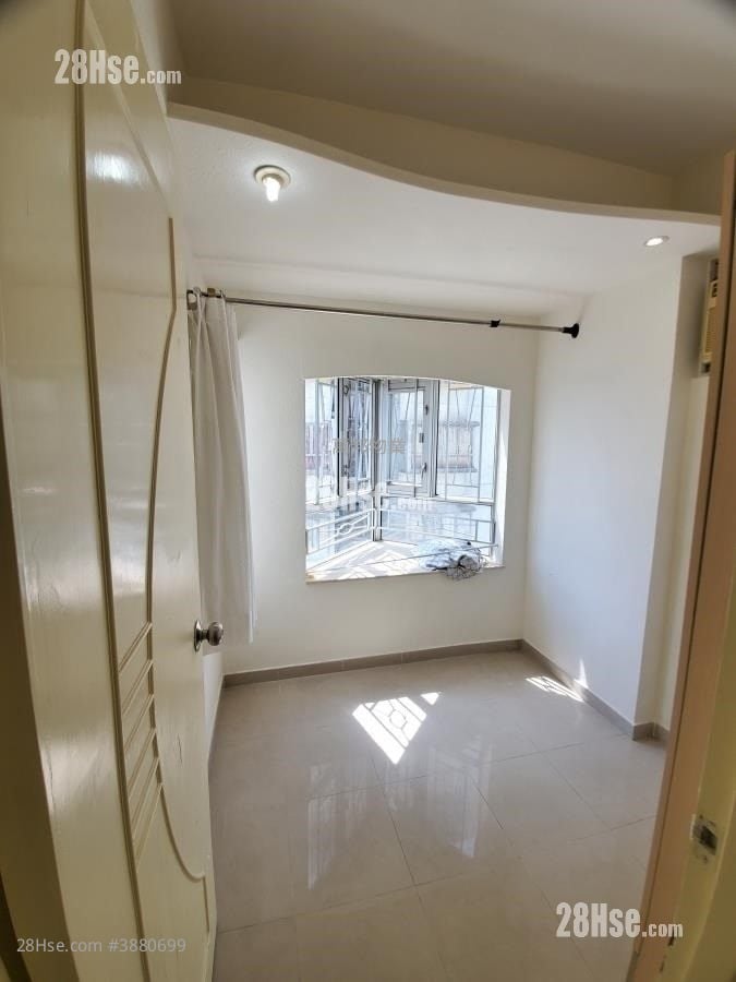 Tai Po Centre Rental 2 Bedrooms , 1 Bathroom 325 ft²