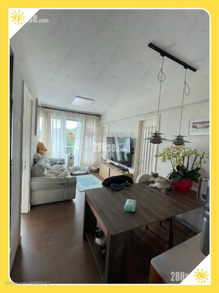 Uptown Sell 2 Bedrooms , 1 Bathroom 523 ft²