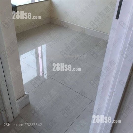 Uptown Sell 2 Bedrooms , 1 Bathroom 523 ft²