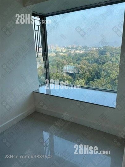 Uptown Sell 2 Bedrooms , 1 Bathroom 523 ft²