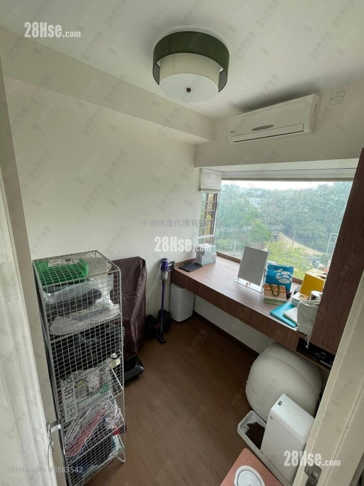 Uptown Sell 2 Bedrooms , 1 Bathroom 523 ft²