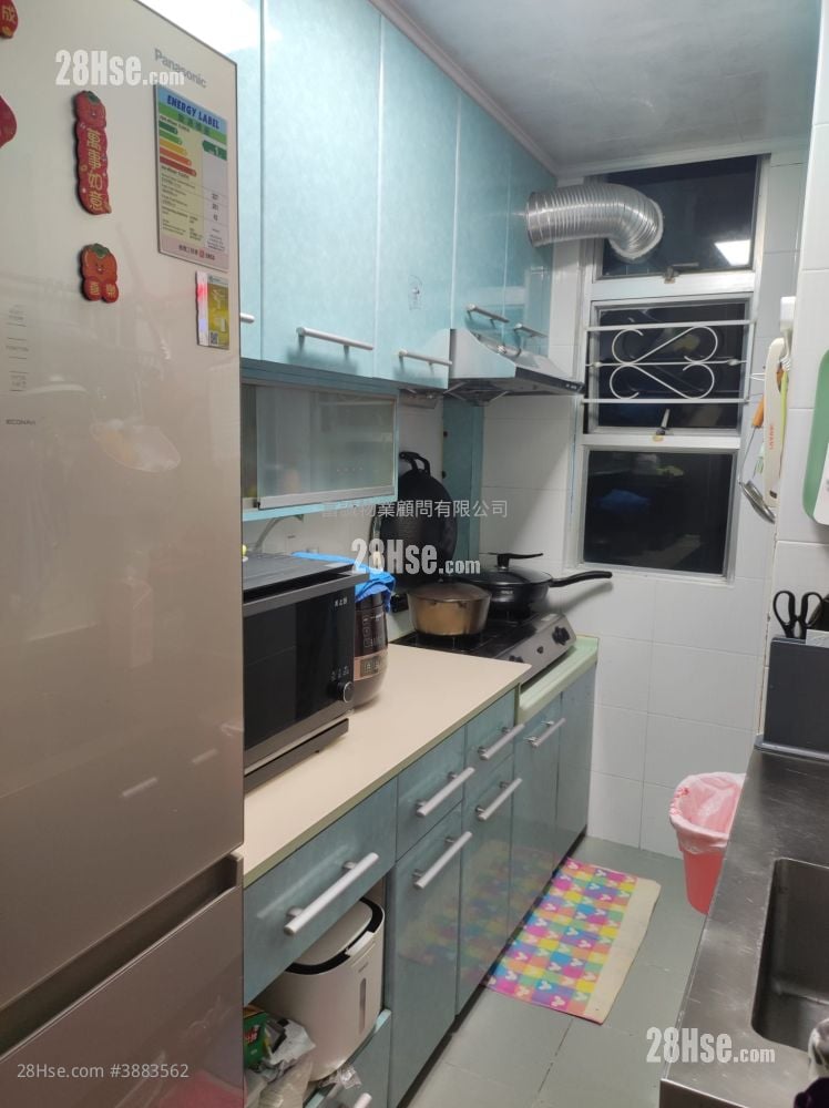 Ka Lung Court Sell 3 Bedrooms , 1 Bathroom 554 ft²