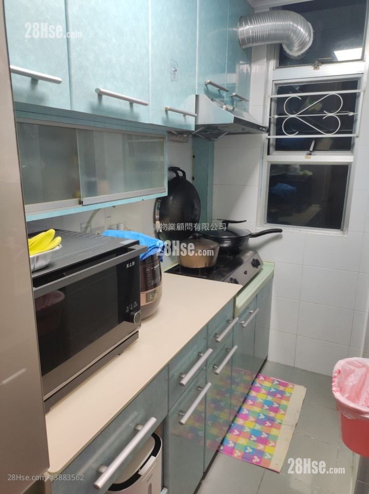 Ka Lung Court Sell 3 Bedrooms , 1 Bathroom 554 ft²