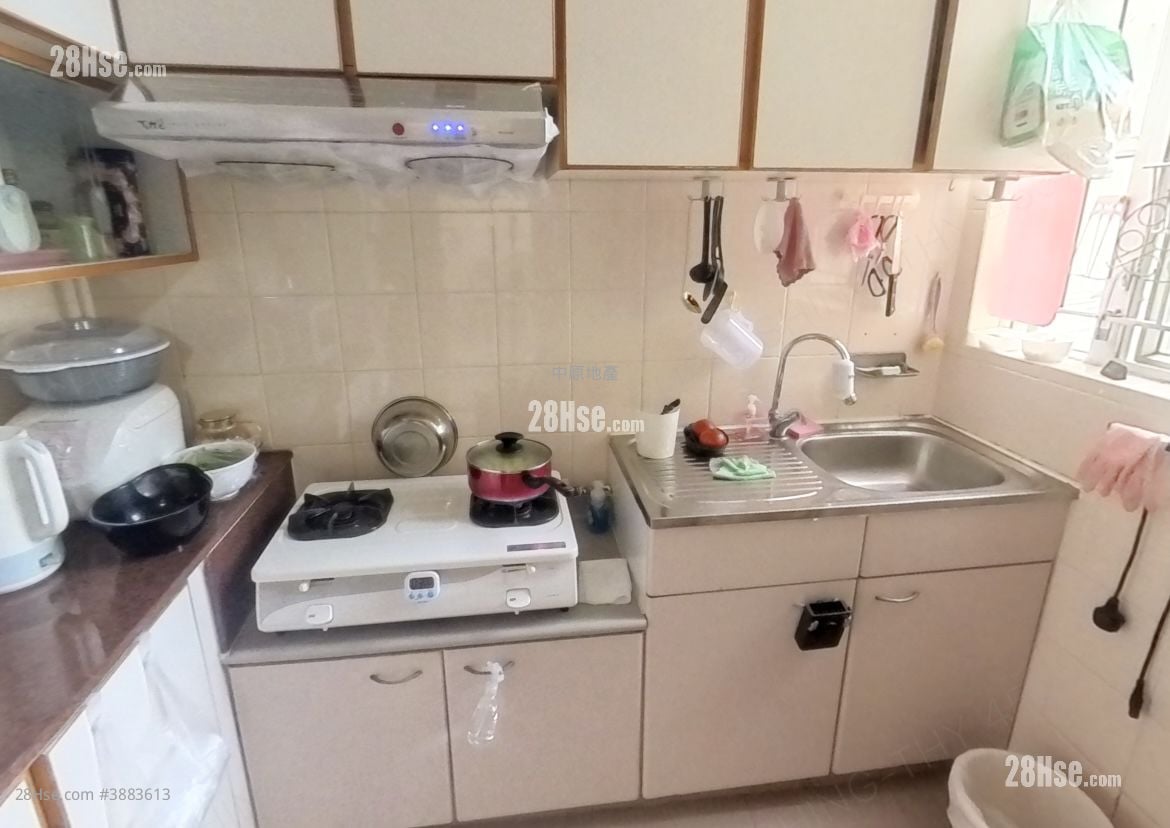 Tin Chung Court Sell 2 Bedrooms 531 ft²
