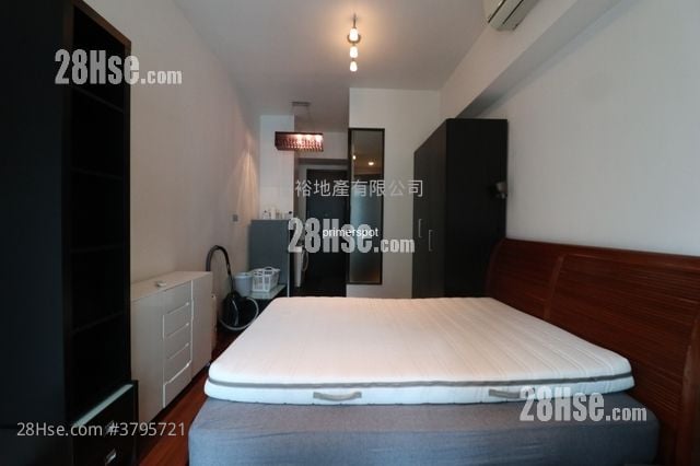 J Residence Rental Studio , 1 Bathroom 344 ft²