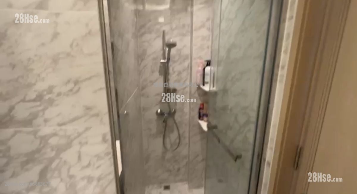 One Soho Rental 298 ft²