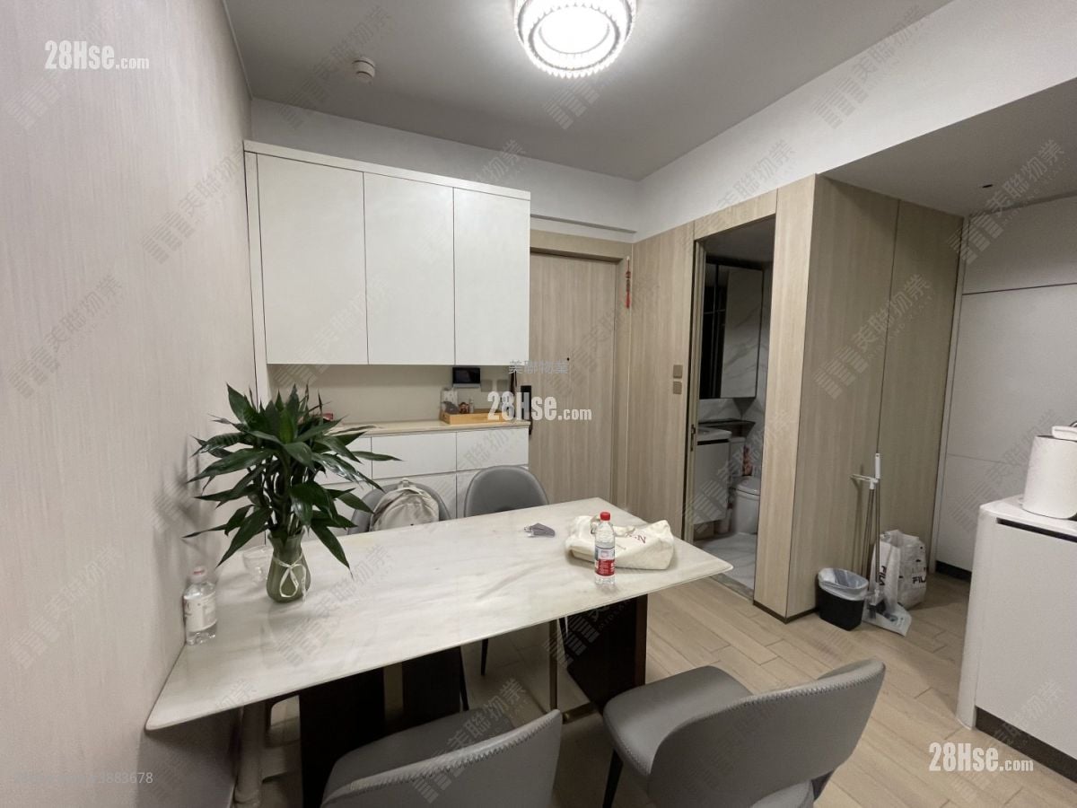 One Innovale Rental 3 Bedrooms , 2 Bathrooms 609 ft²