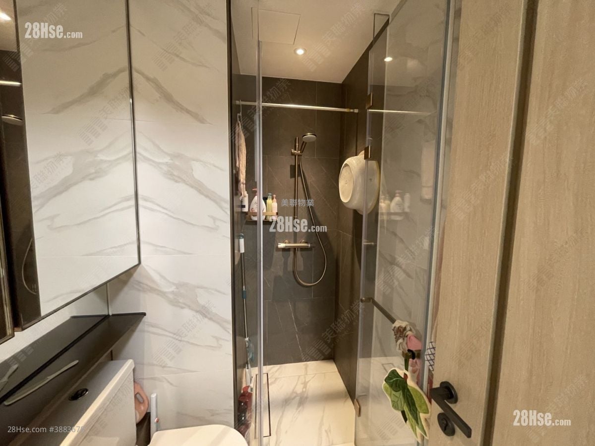 One Innovale Rental 3 Bedrooms , 2 Bathrooms 609 ft²