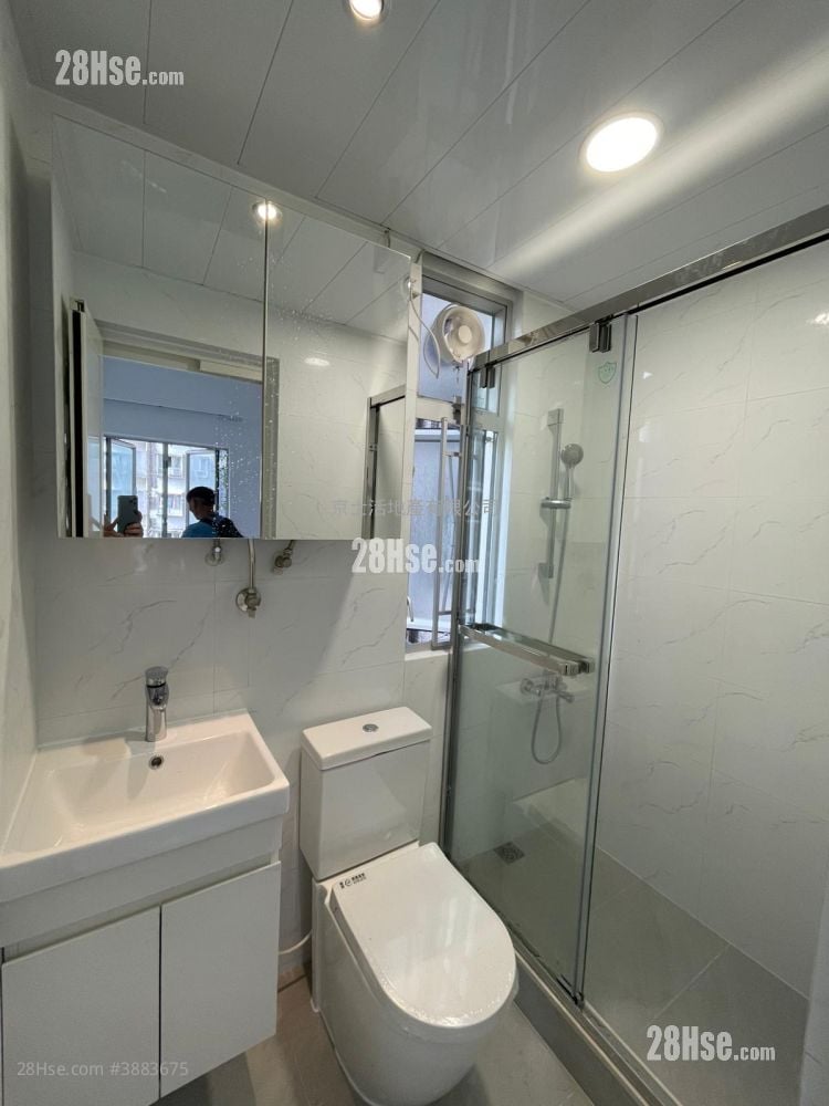 Golden Lion Garden Rental 2 Bedrooms , 1 Bathroom 288 ft²