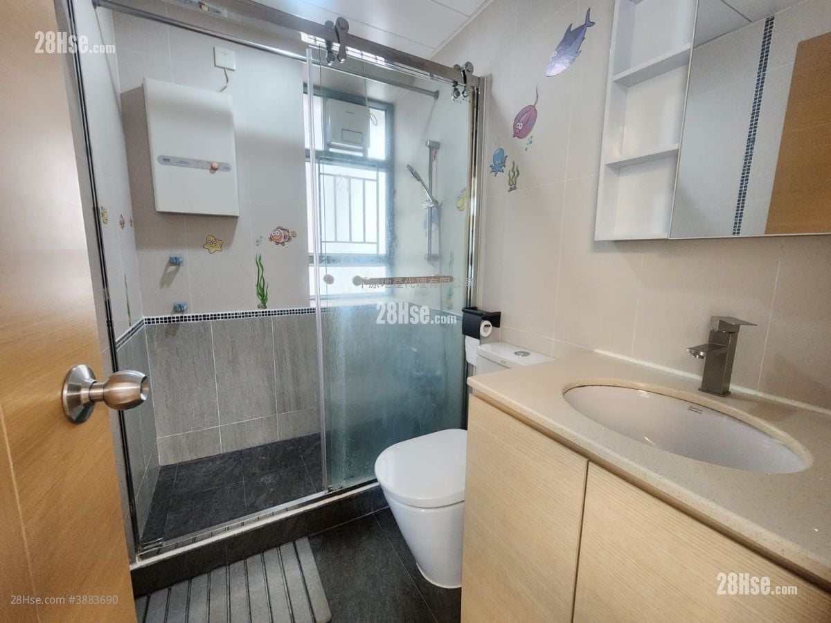 Tung Chung Crescent Rental 2 Bedrooms 607 ft²