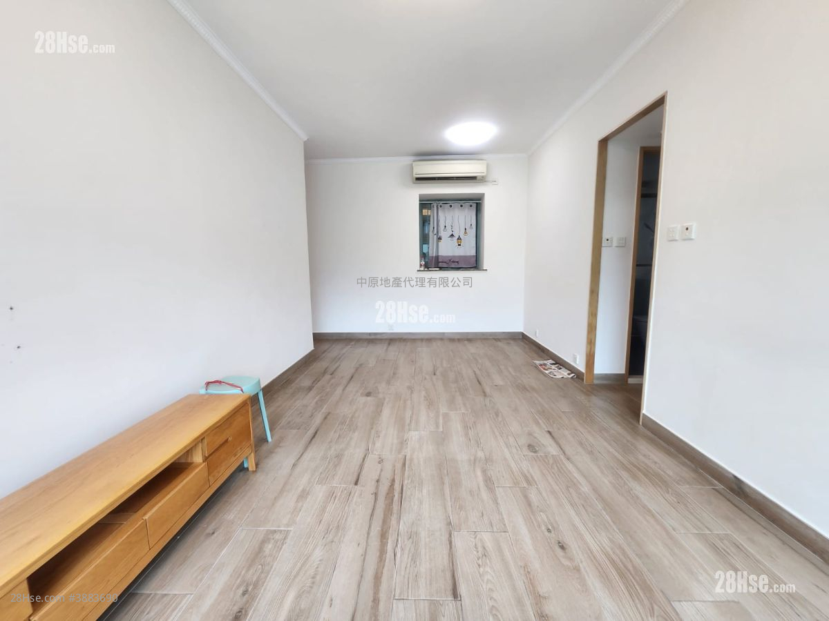 Tung Chung Crescent Rental 2 Bedrooms 607 ft²