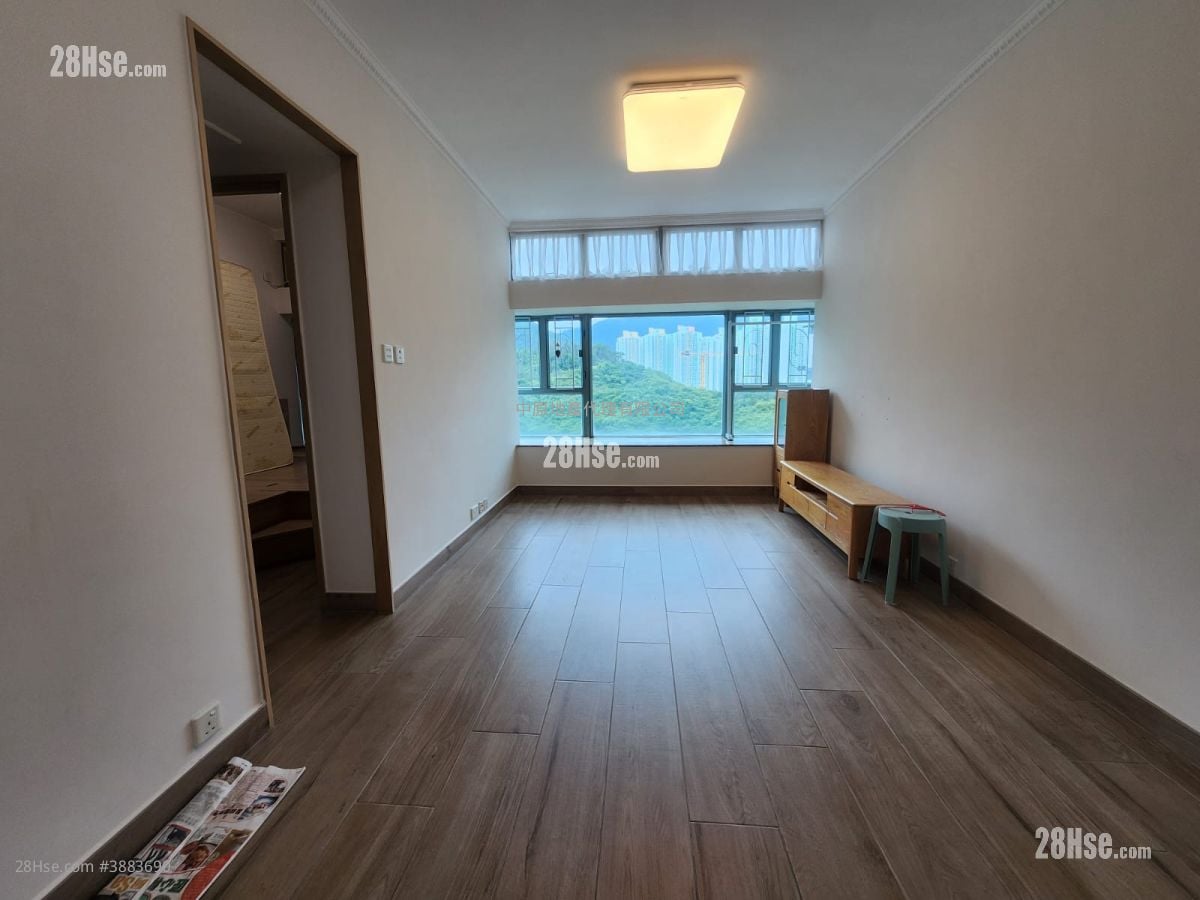 Tung Chung Crescent Rental 2 Bedrooms 607 ft²