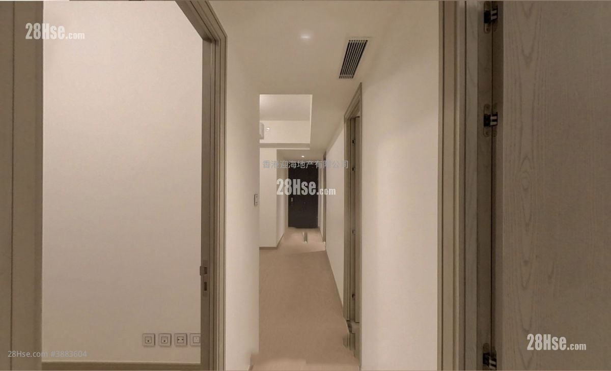 The Southside Sell 773 ft²