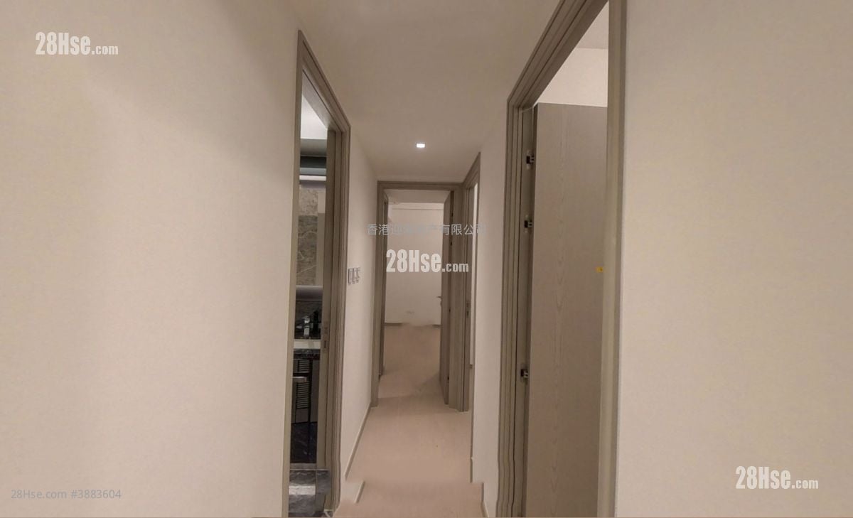 The Southside Sell 773 ft²
