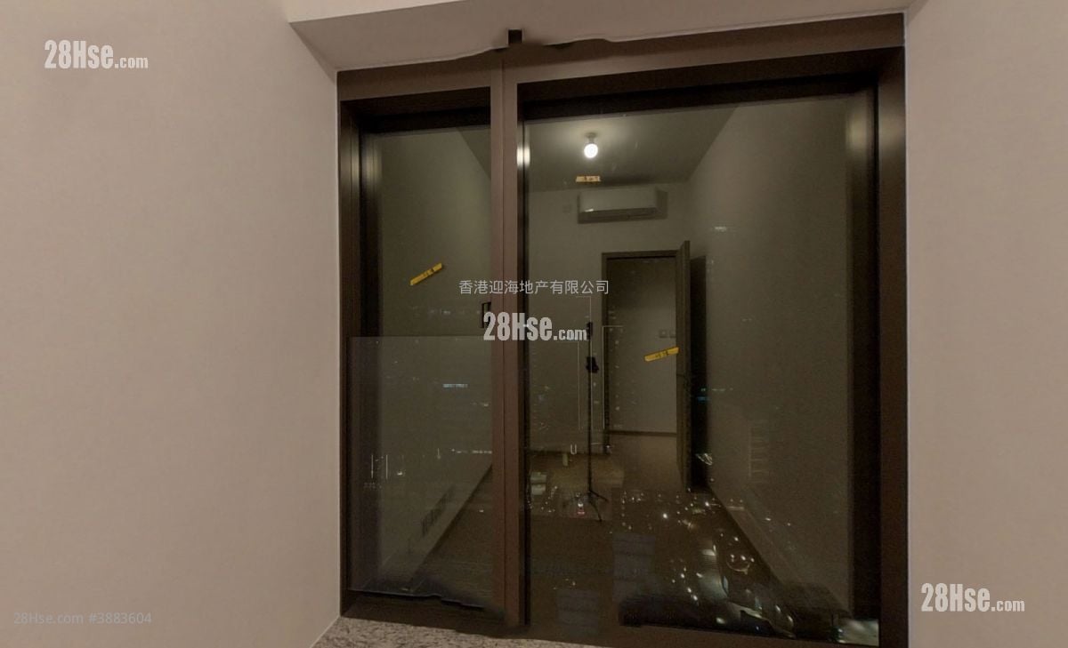 The Southside Sell 773 ft²