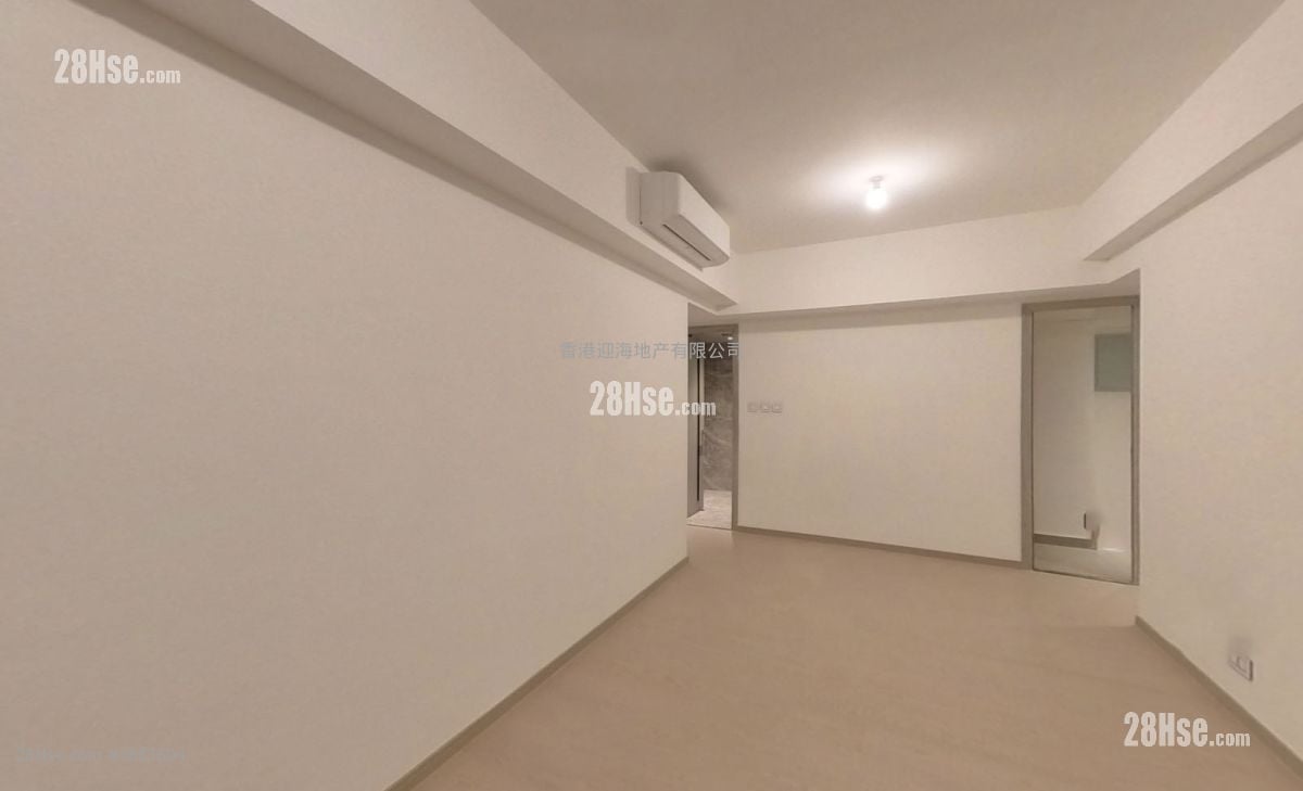 The Southside Sell 773 ft²