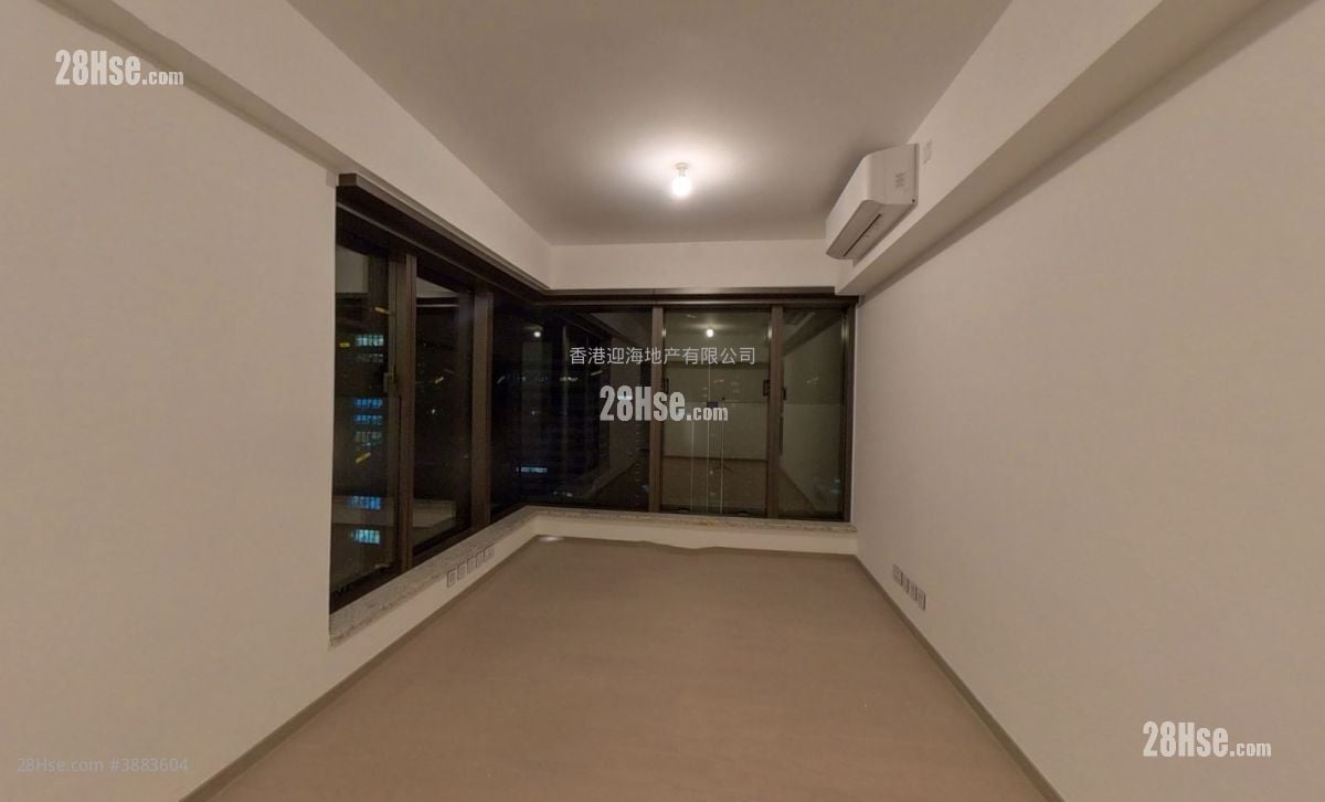 The Southside Sell 773 ft²
