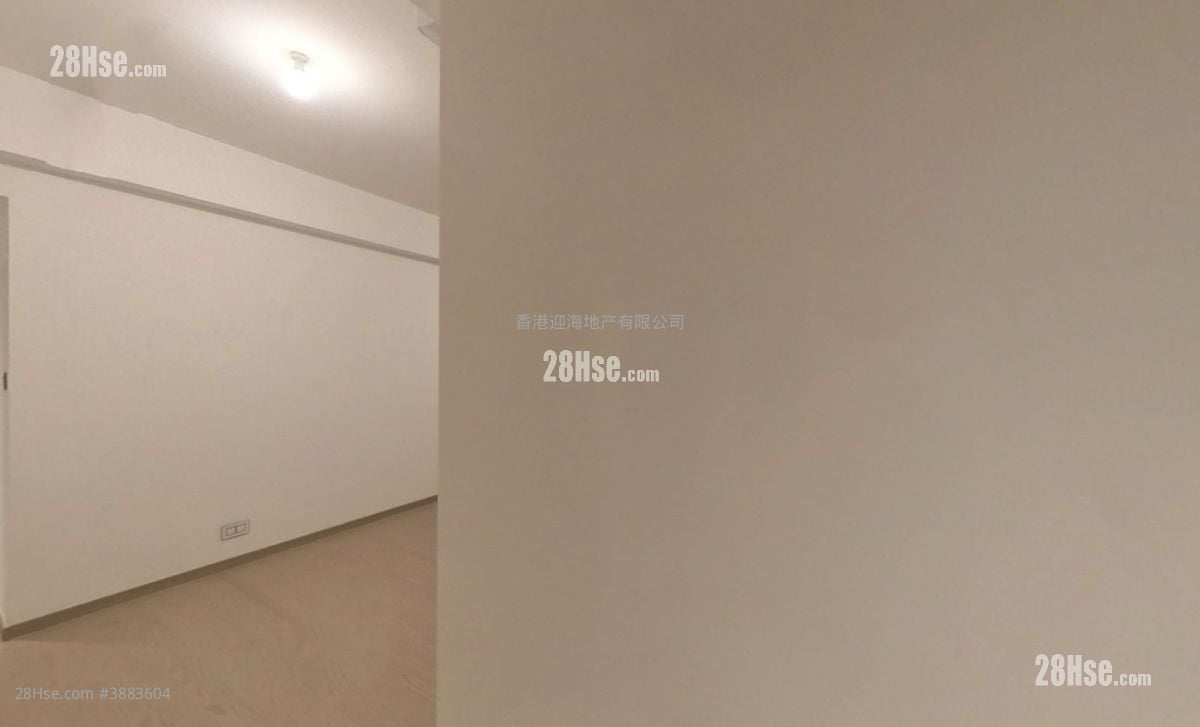 The Southside Sell 773 ft²