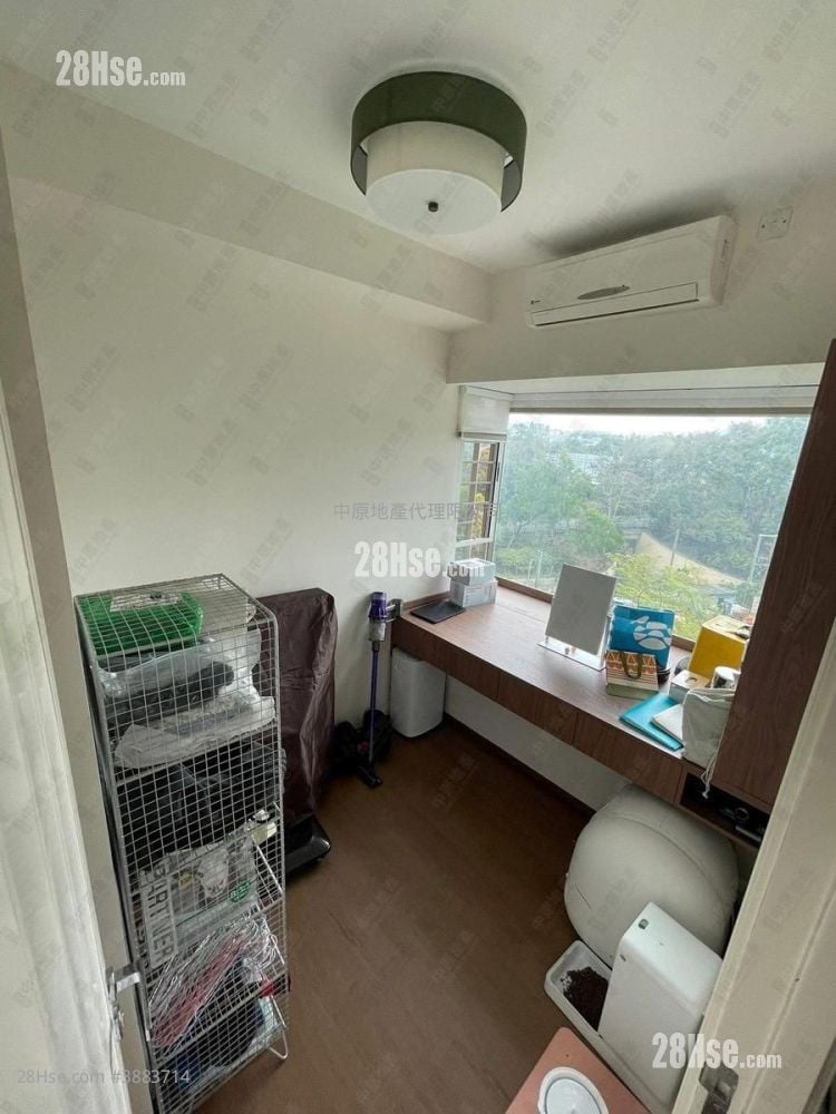 Uptown Sell 2 Bedrooms 523 ft²
