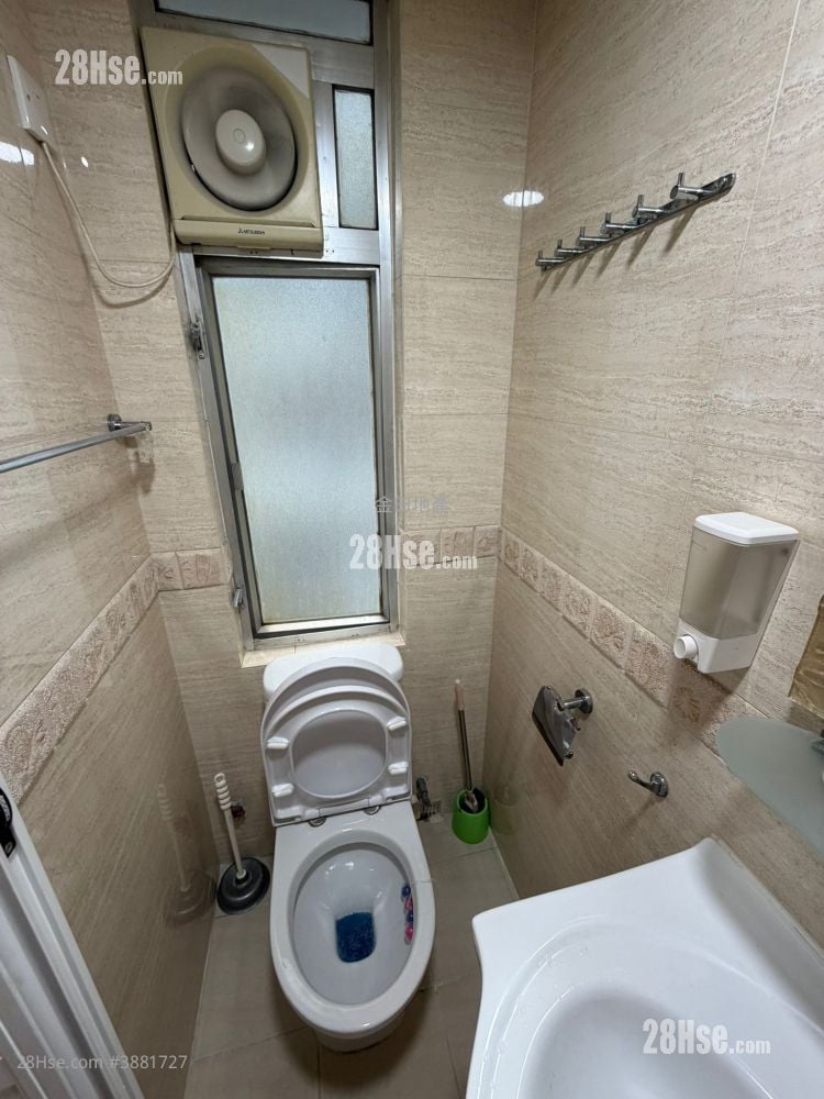 Wai Sun Building Rental Studio , 1 Bathroom 256 ft²