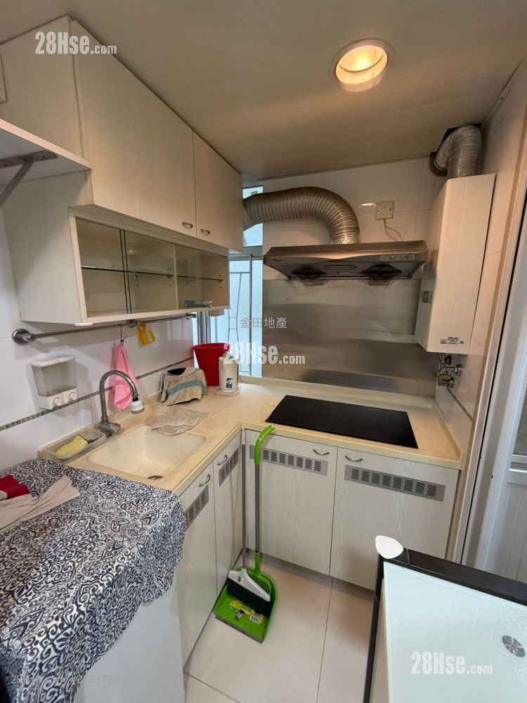 Wai Sun Building Rental Studio , 1 Bathroom 256 ft²