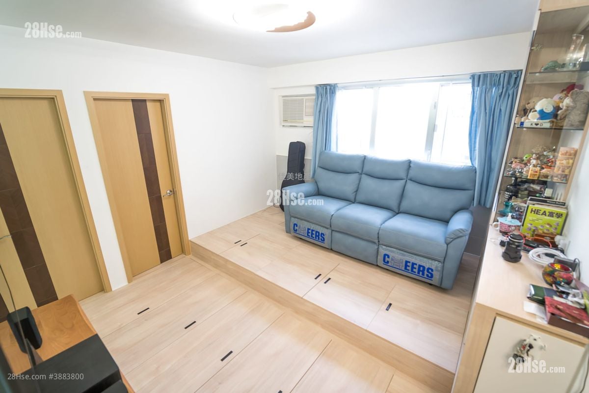 Wyler Gardens Sell 2 Bedrooms , 1 Bathroom 372 ft²