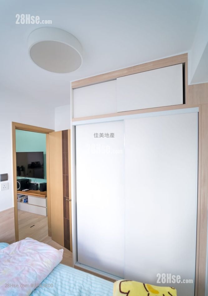 Wyler Gardens Sell 2 Bedrooms , 1 Bathroom 372 ft²