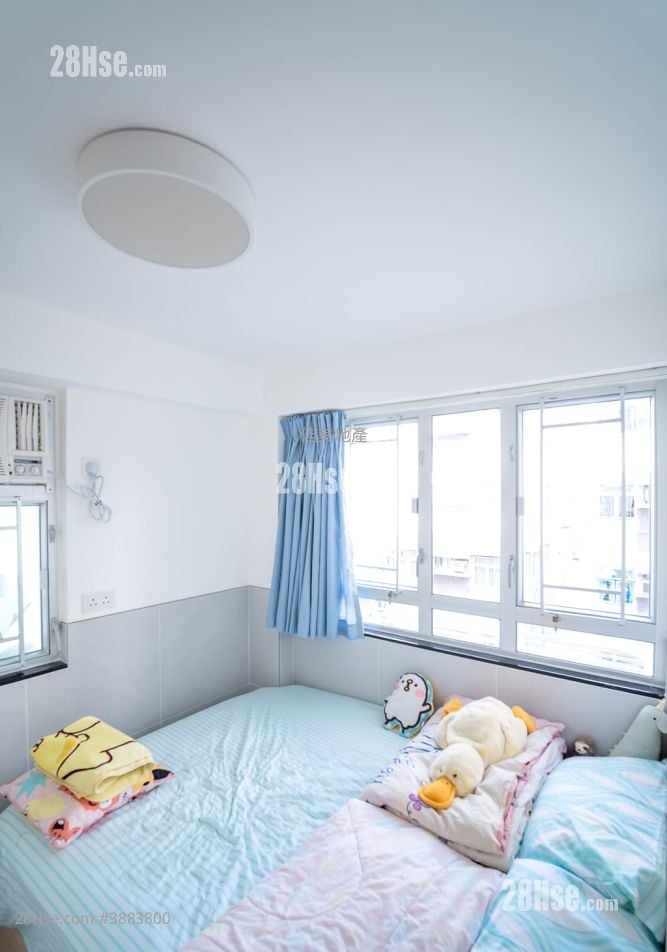 Wyler Gardens Sell 2 Bedrooms , 1 Bathroom 372 ft²