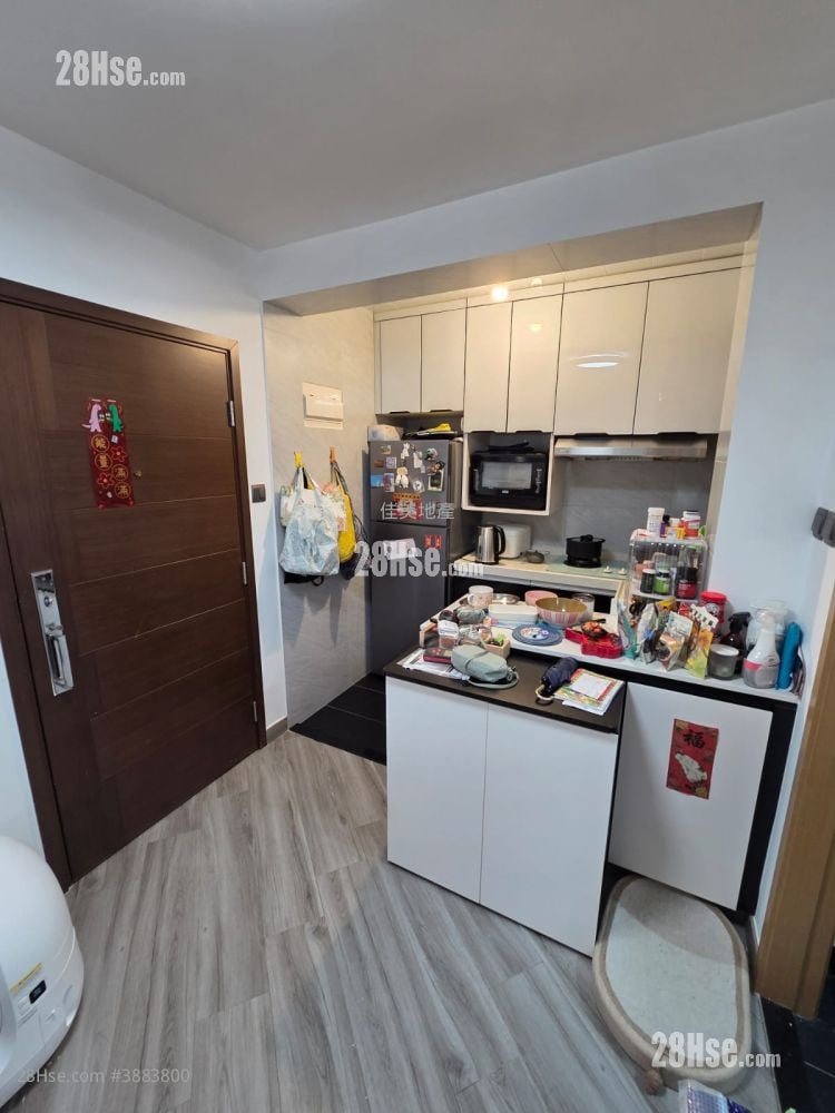 Wyler Gardens Sell 2 Bedrooms , 1 Bathroom 372 ft²