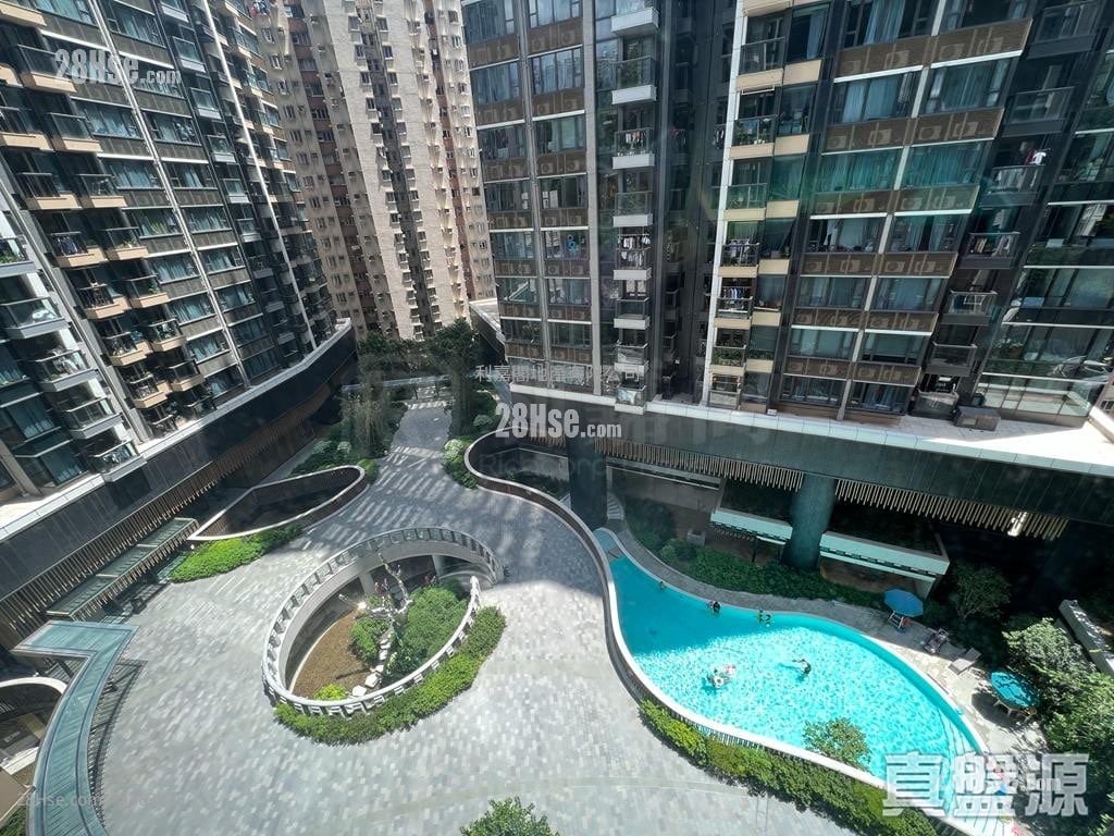 Fleur Pavilia Rental 3 Bedrooms , 2 Bathrooms 909 ft²