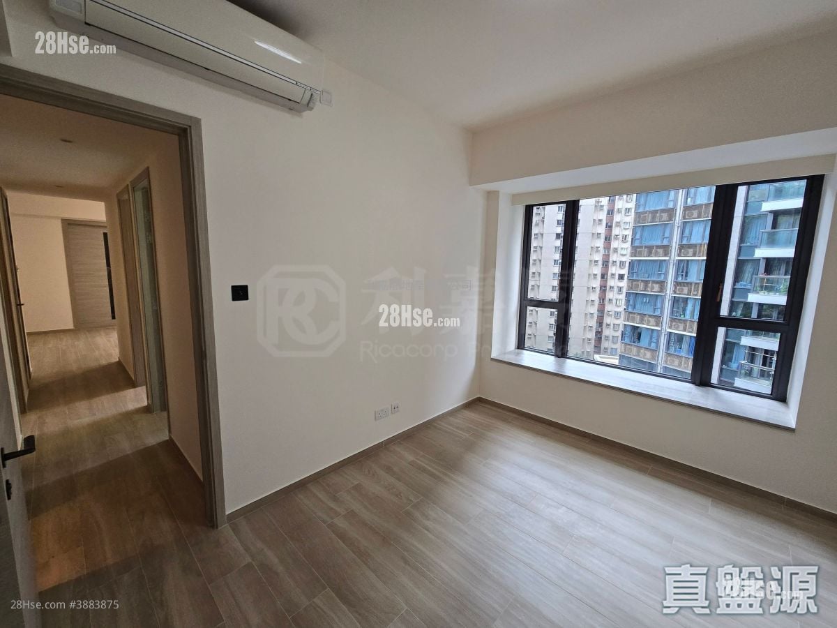 Fleur Pavilia Rental 3 Bedrooms , 2 Bathrooms 909 ft²