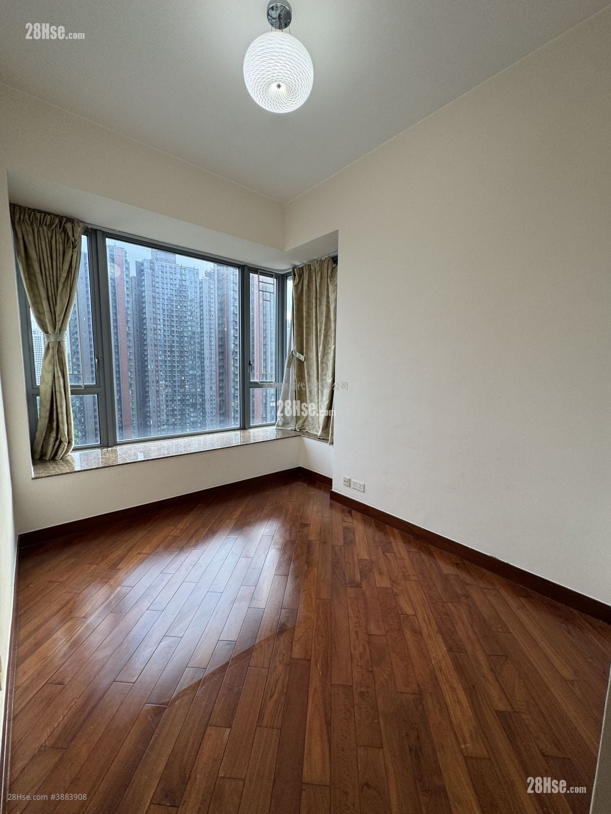 The Palazzo Sell 3 Bedrooms , 2 Bathrooms 935 ft²
