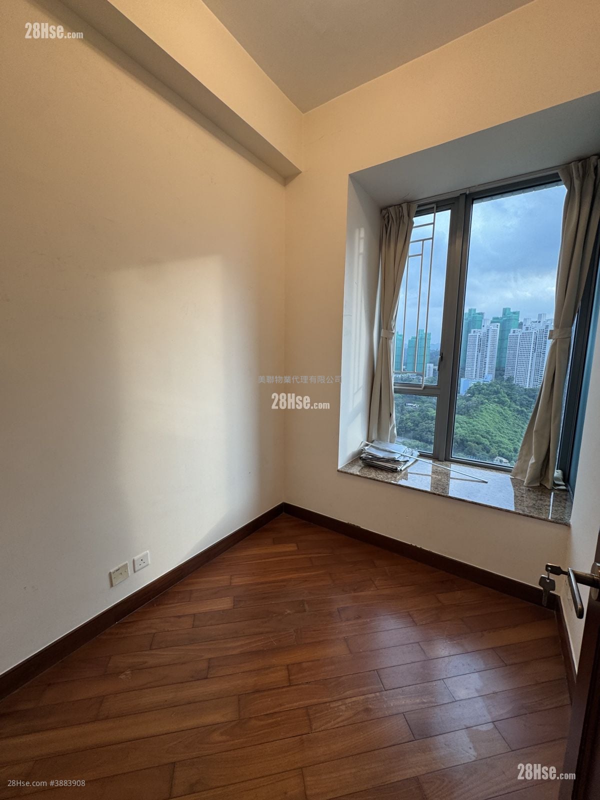 The Palazzo Sell 3 Bedrooms , 2 Bathrooms 935 ft²