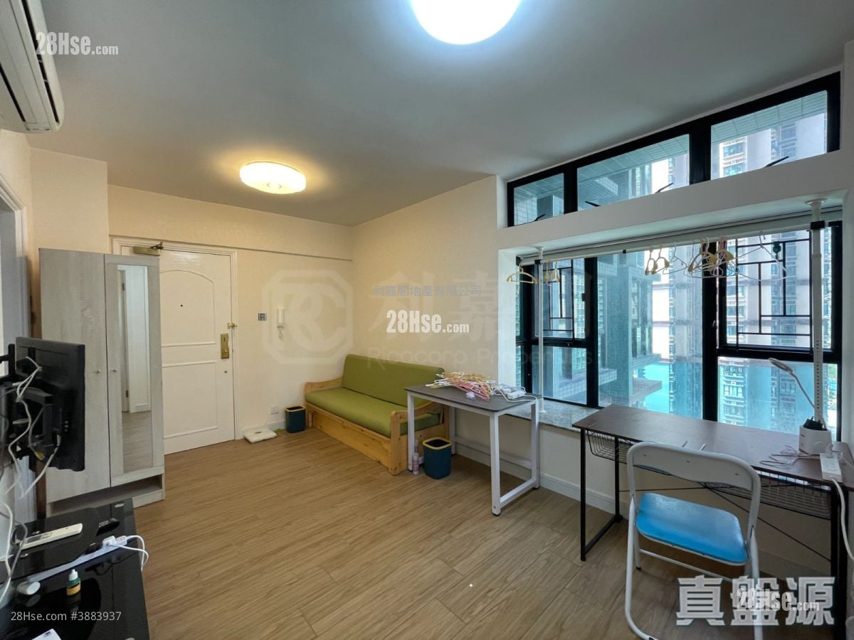 Nan Fung Plaza Rental 2 Bedrooms , 1 Bathroom 419 ft²