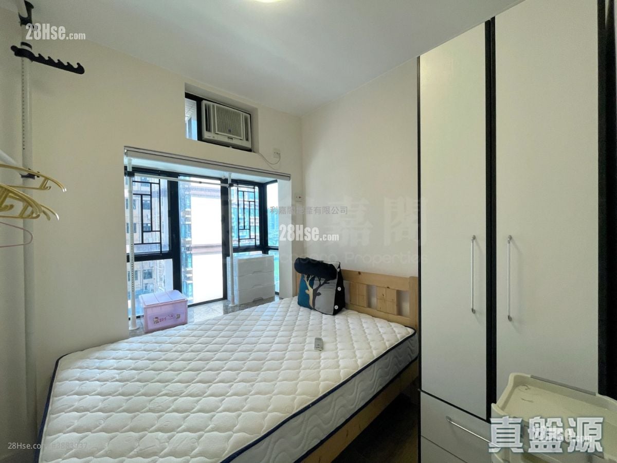 Nan Fung Plaza Rental 2 Bedrooms , 1 Bathroom 419 ft²