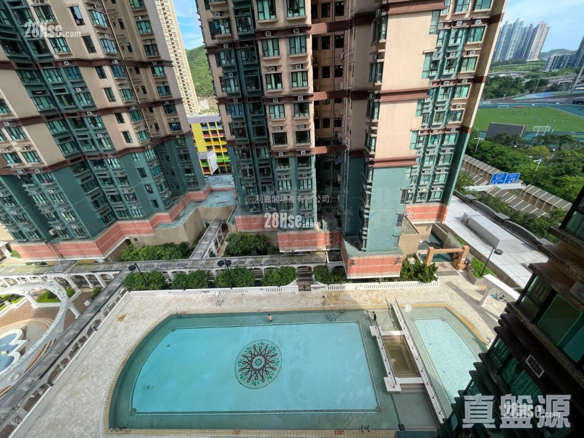 Nan Fung Plaza Rental 2 Bedrooms , 1 Bathroom 419 ft²