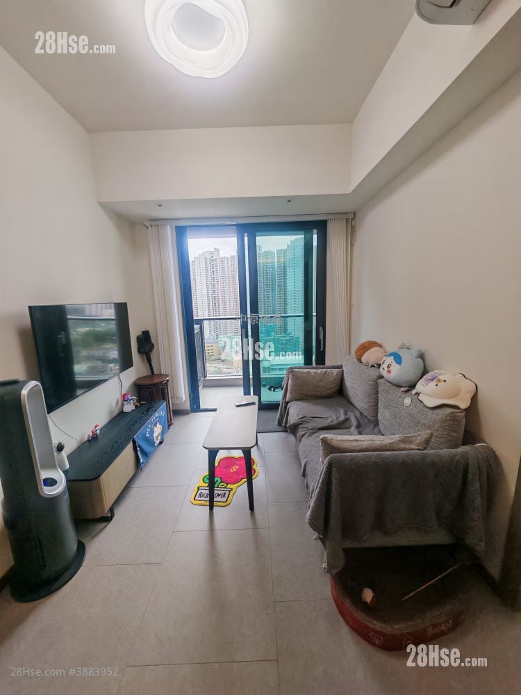 Yoho West Sell 2 Bedrooms , 1 Bathroom 440 ft²