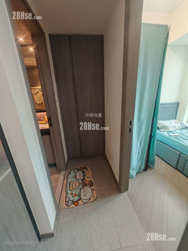 Yoho West Sell 2 Bedrooms , 1 Bathroom 440 ft²