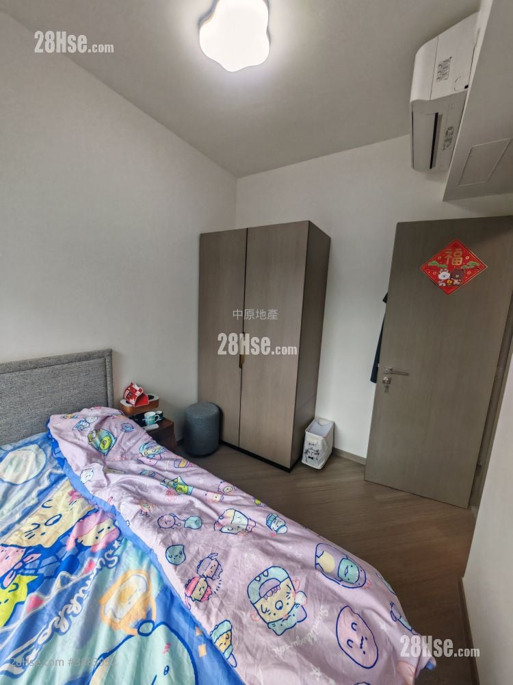 Yoho West Sell 2 Bedrooms , 1 Bathroom 440 ft²