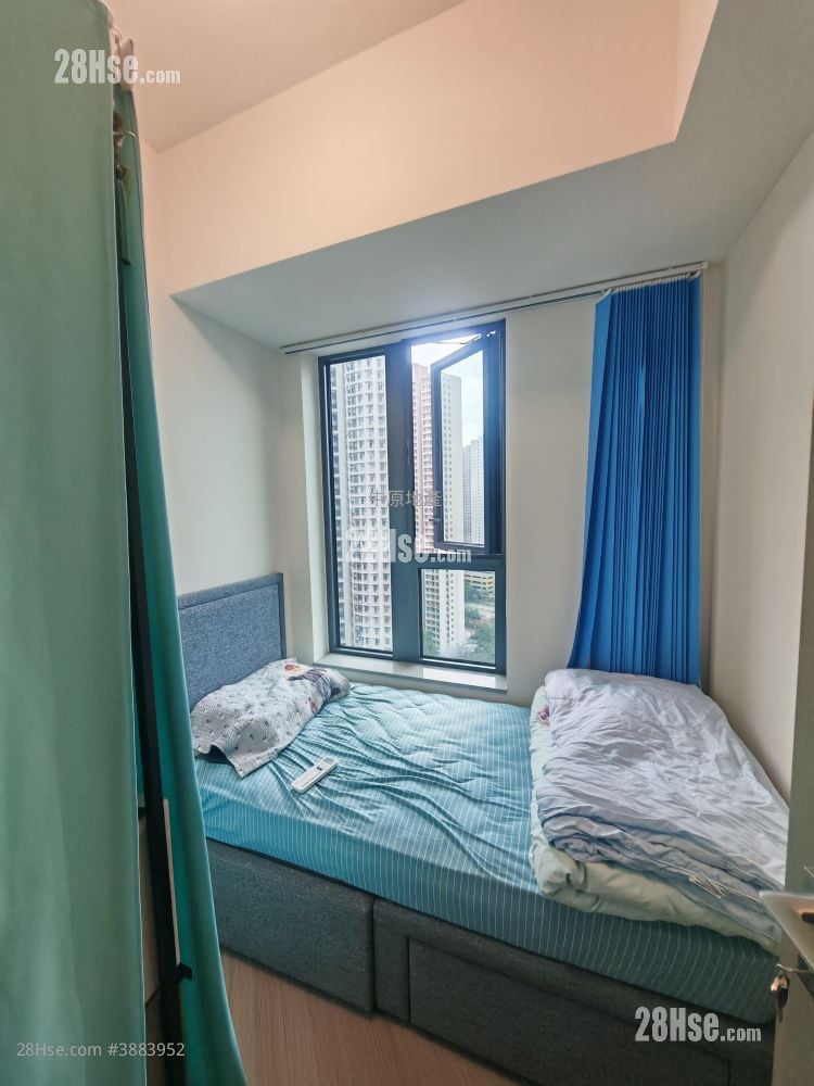 Yoho West Sell 2 Bedrooms , 1 Bathroom 440 ft²