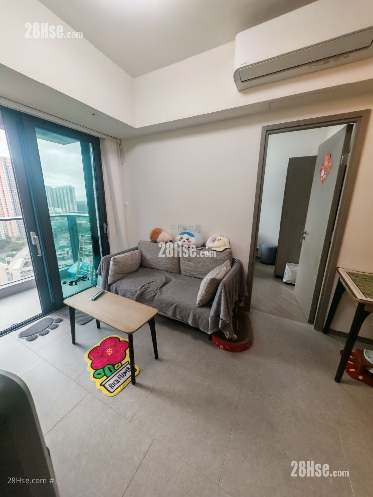 Yoho West Sell 2 Bedrooms , 1 Bathroom 440 ft²