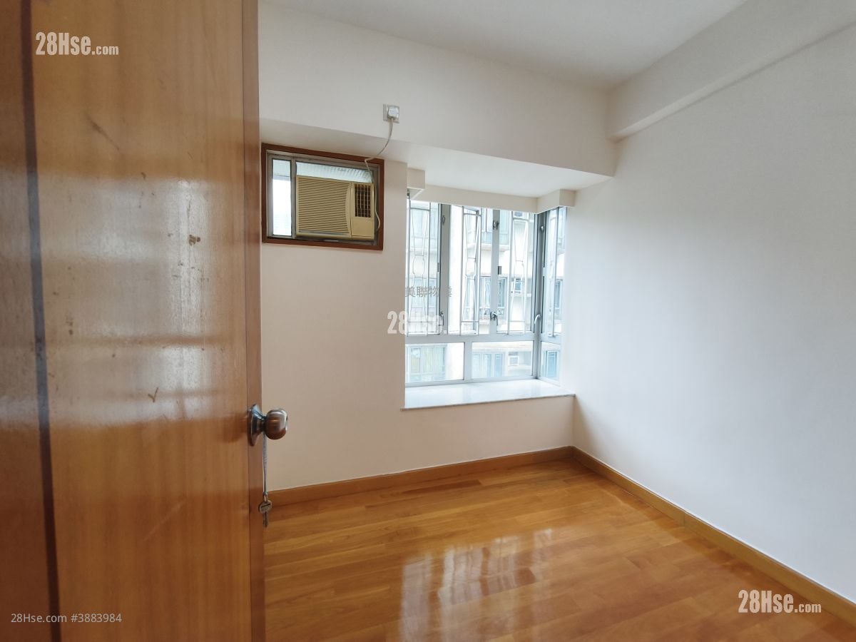 Tsuen King Garden Sell 3 Bedrooms , 2 Bathrooms 577 ft²