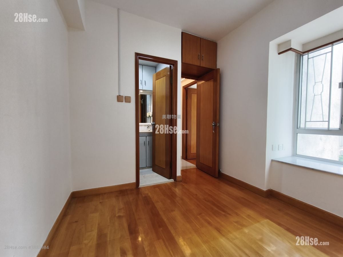Tsuen King Garden Sell 3 Bedrooms , 2 Bathrooms 577 ft²