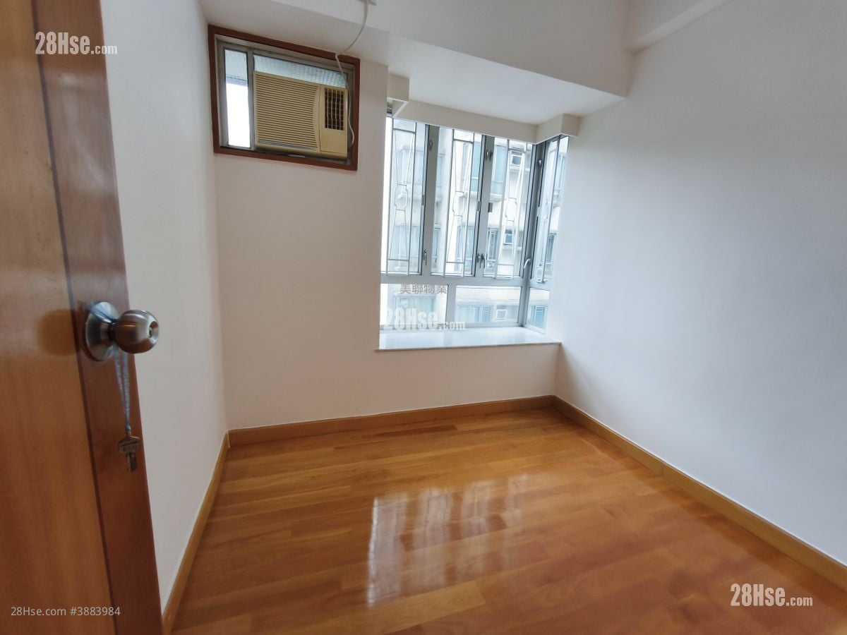 Tsuen King Garden Sell 3 Bedrooms , 2 Bathrooms 577 ft²